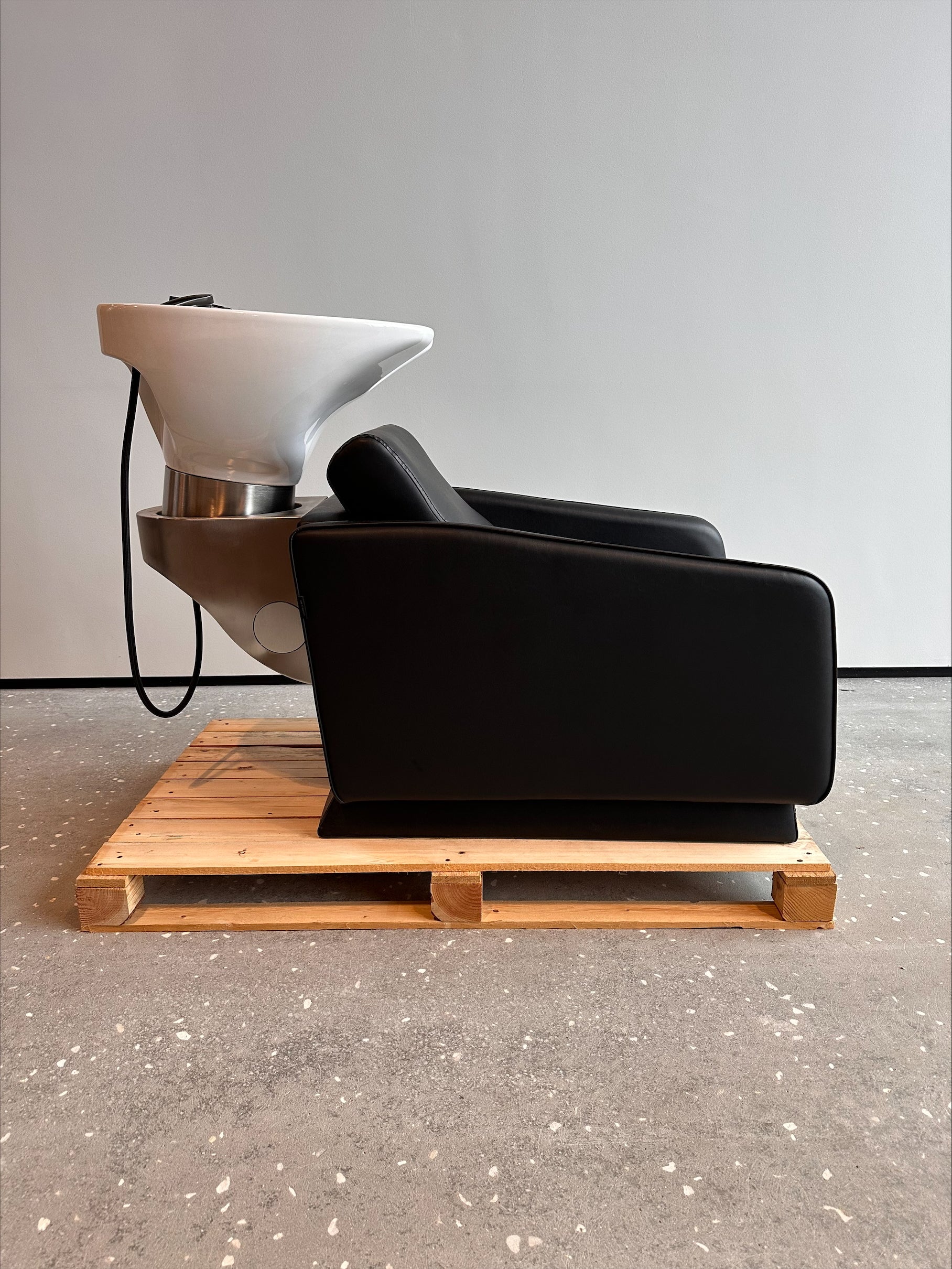 Zippy - Sort vaskestol - Hvid kumme DEMO model